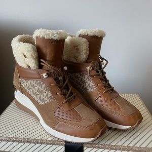 Beautiful Michael Kors boots 💥